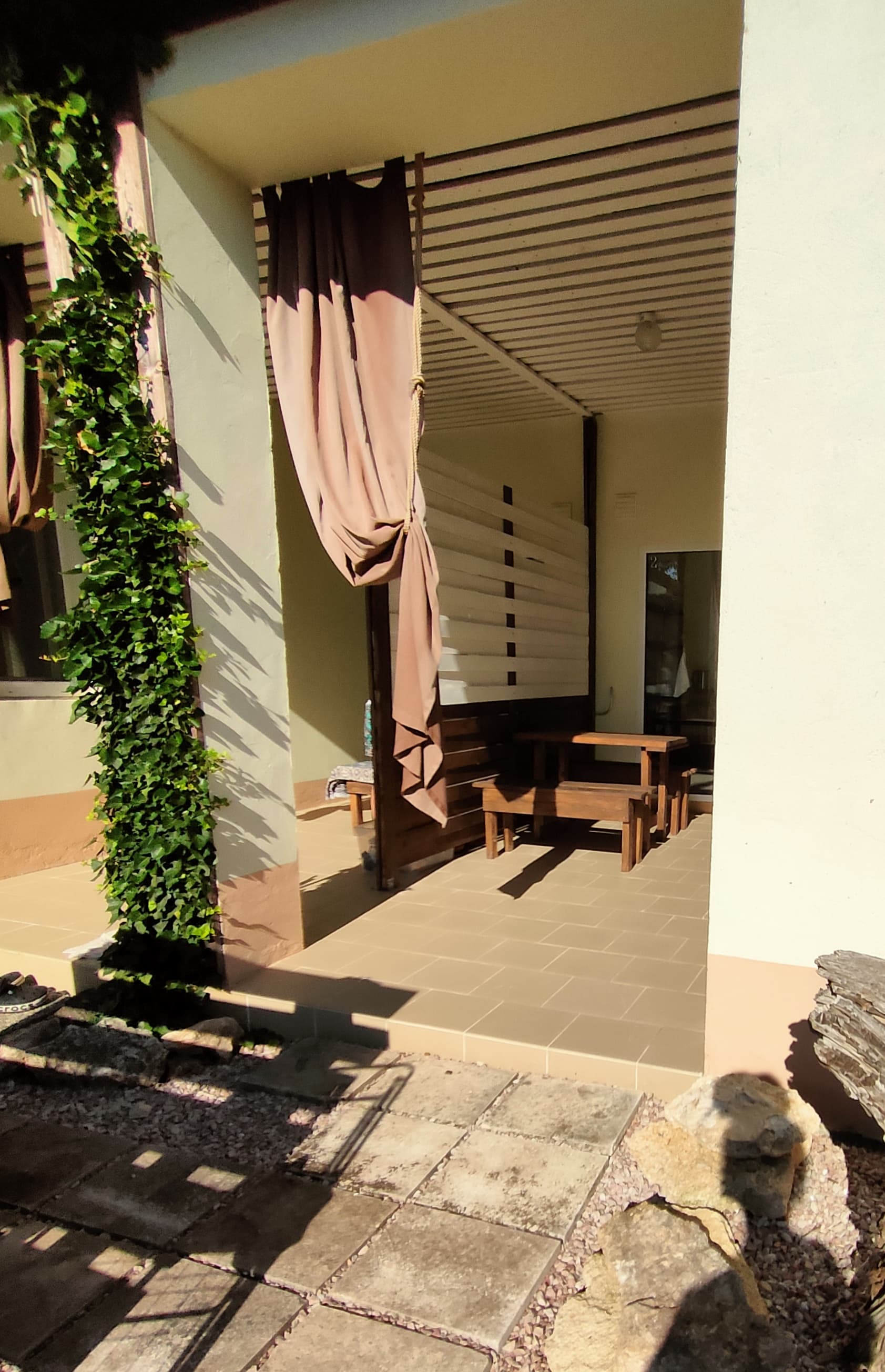 Вход в номер в гостевом доме Бухта Ветров