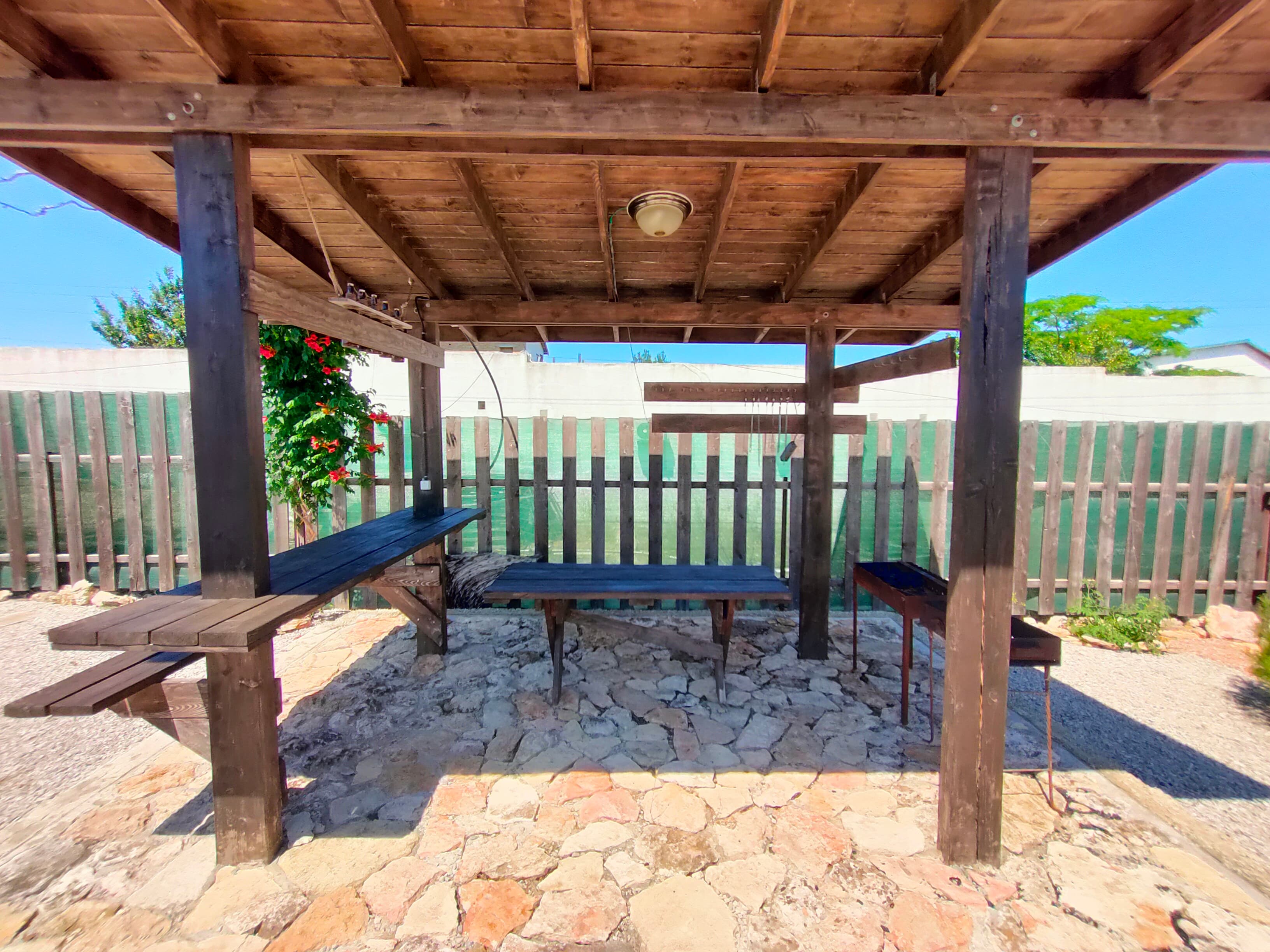 Мангальная зона гостевого дома Бухта Ветров