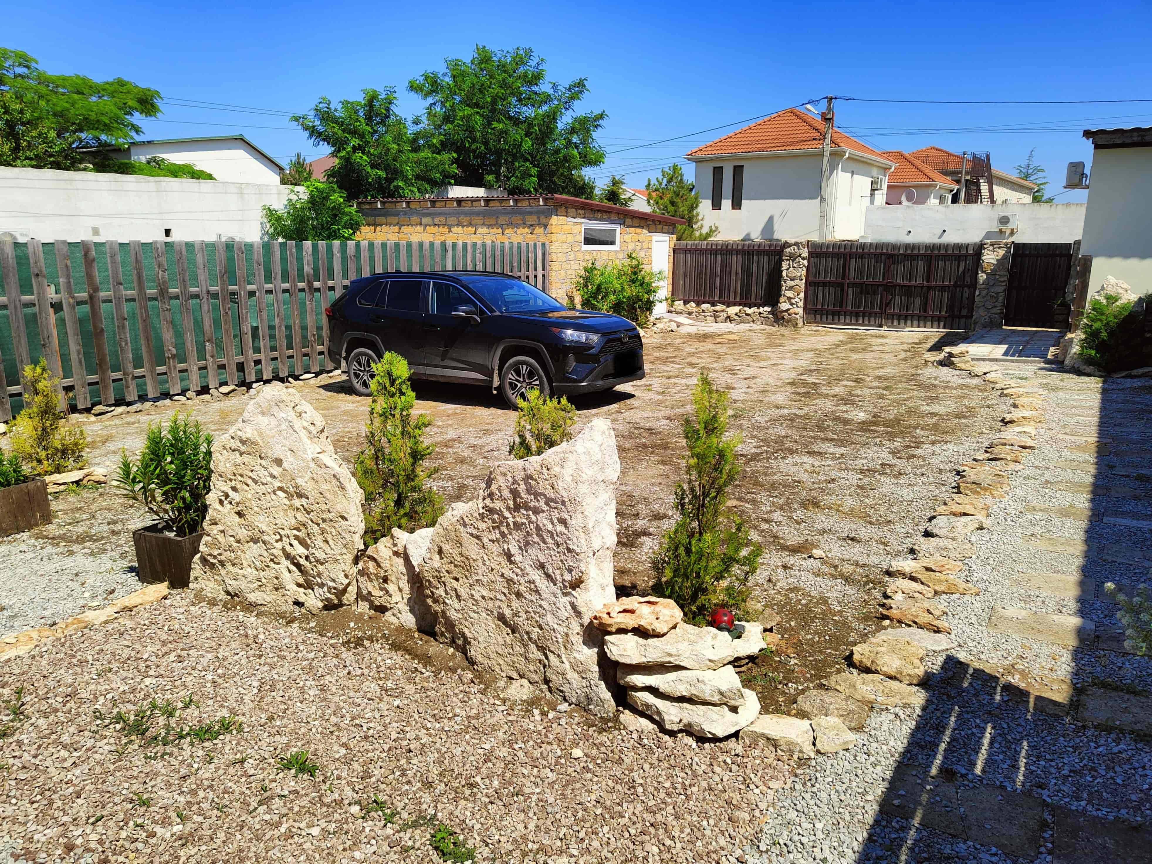 Парковка гостевого дома Бухта Ветров